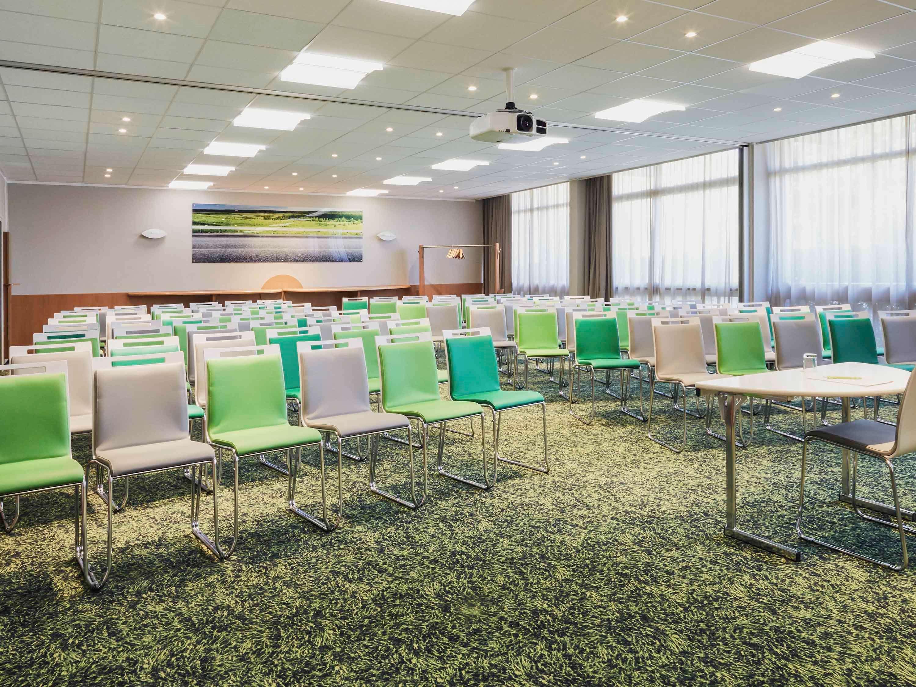 Ibis Styles Marseille Aeroport Hotel Витрол Екстериор снимка