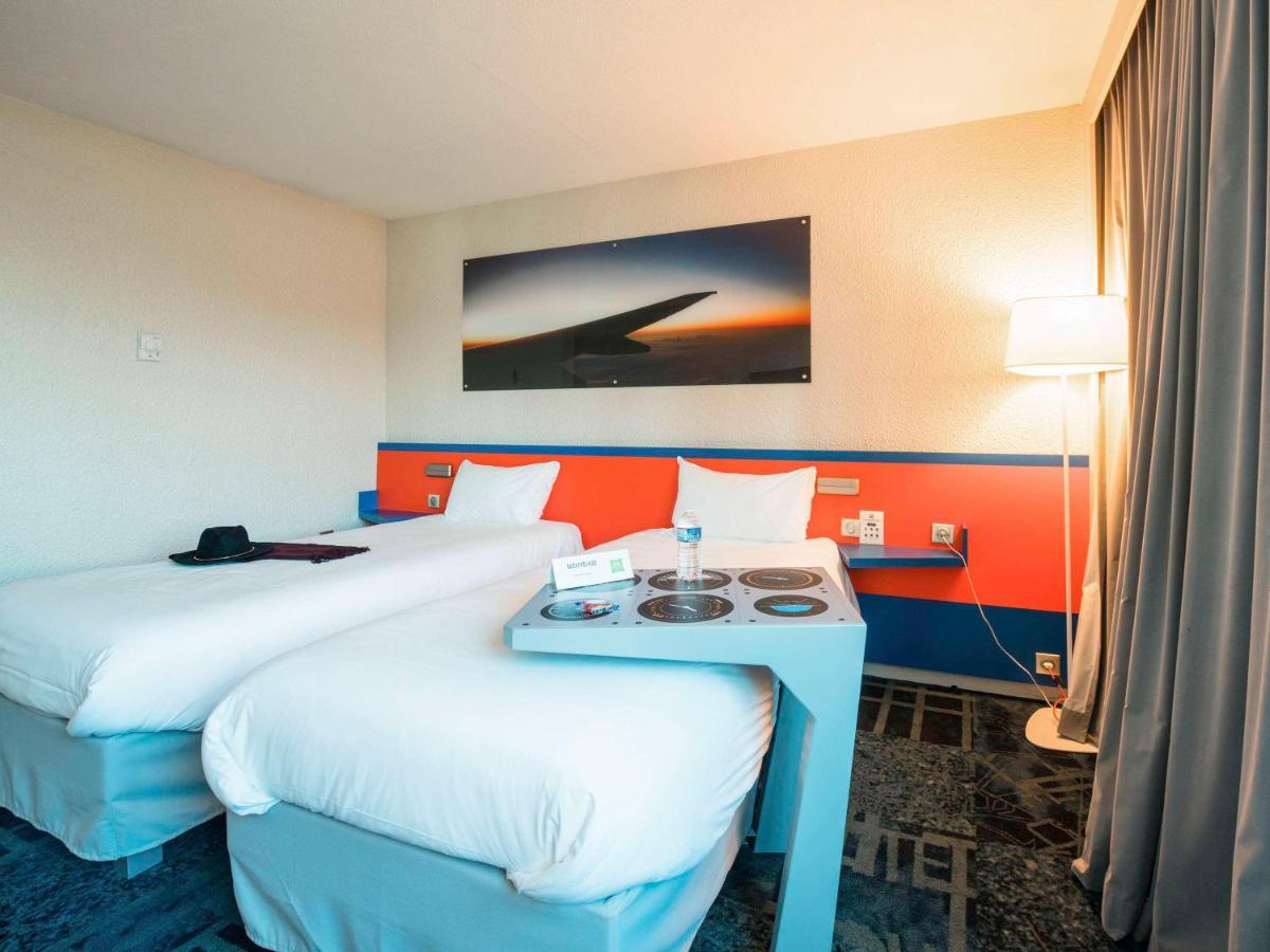 Ibis Styles Marseille Aeroport Hotel Витрол Екстериор снимка