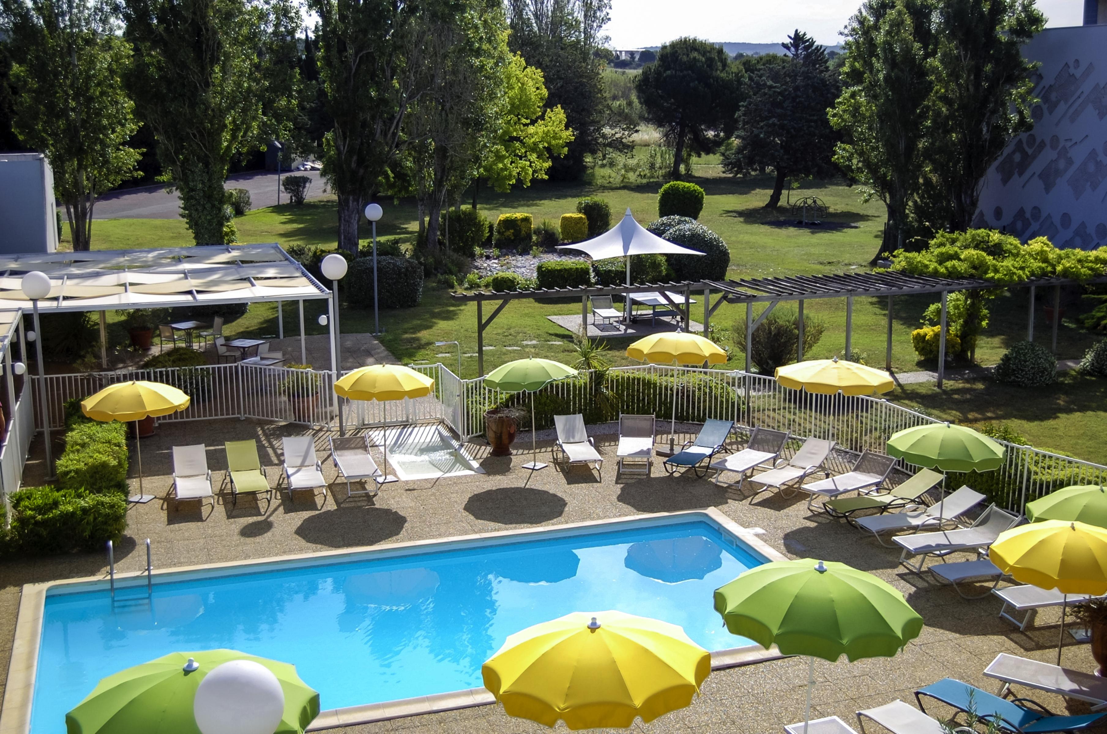 Ibis Styles Marseille Aeroport Hotel Витрол Екстериор снимка